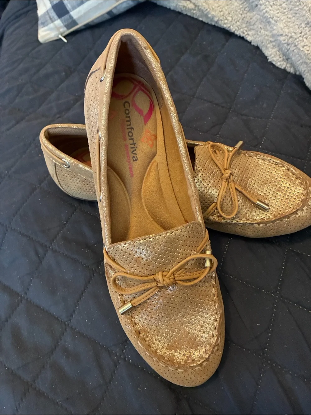 Comfortiva Women's Metallic Tan Slip-On Loafers Size 7